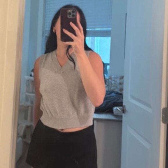 Forever 21 Gray Knit Sleeveless Top - Picture 3 of 3